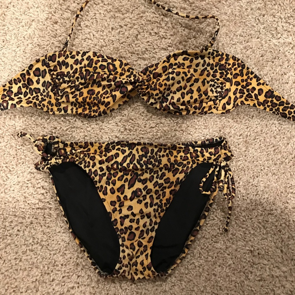 Victoria’s secret leopard print bandeau bikini